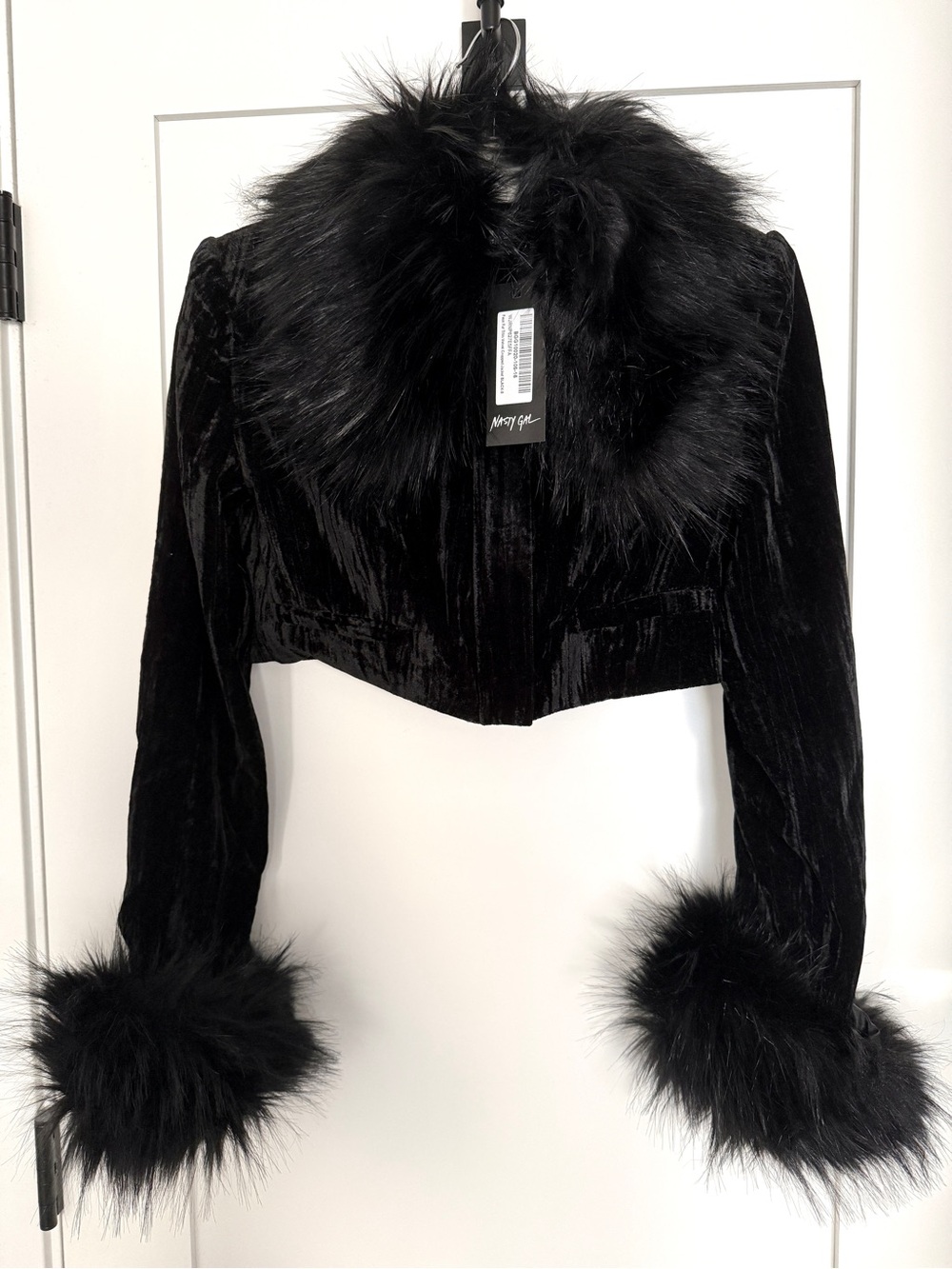 Nasty Gal Velvet Cropped Faux Fur Jacket Black NWT Size 4